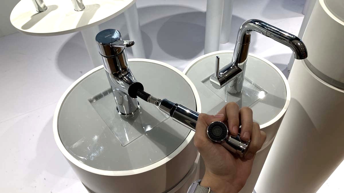 Vòi lavabo nóng lạnh TOTO TLS093B0V dây rút