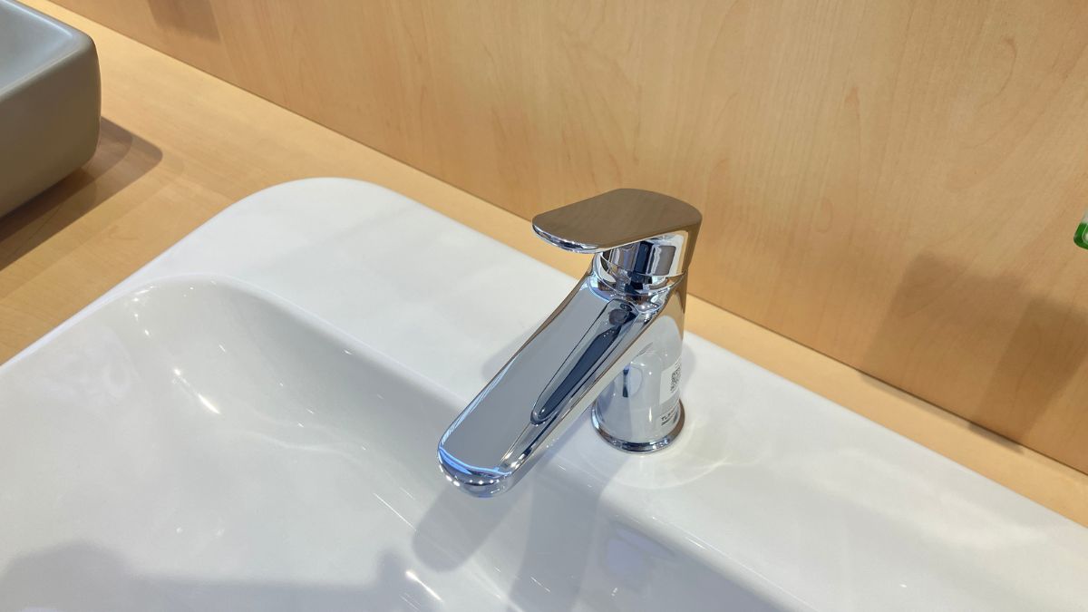 Vòi lavabo lạnh TOTO TLS101A0V New Standard