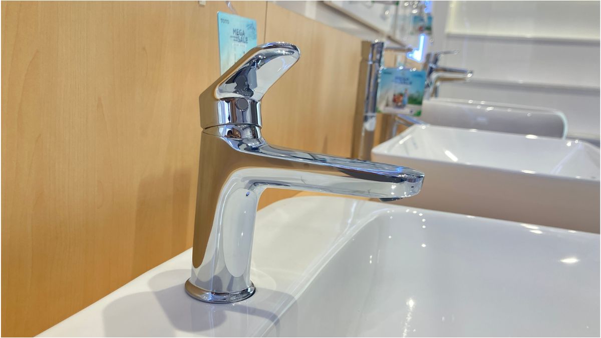 Vòi lavabo nóng lạnh TOTO TLS103A0V New Standard