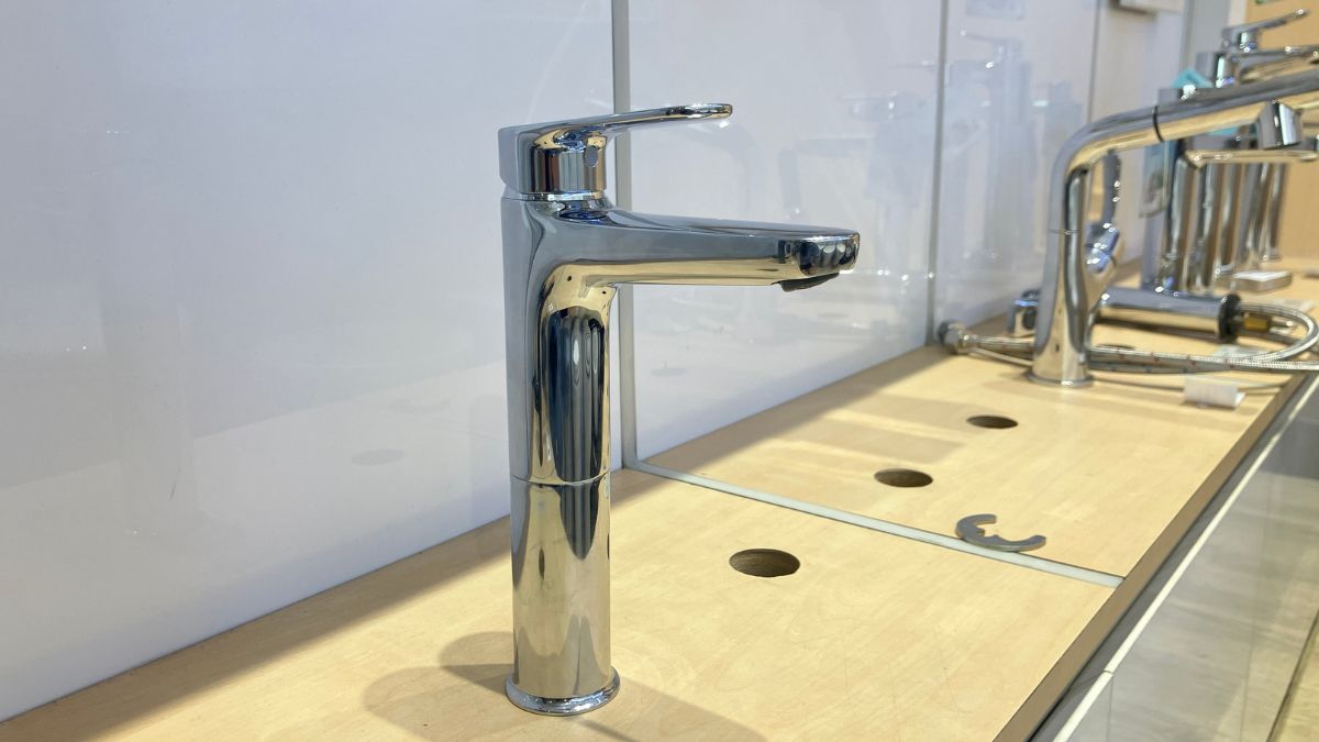 Vòi lavabo nóng lạnh TOTO TLS103C0V New Standard