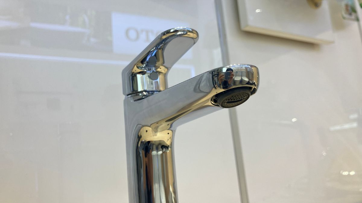 Vòi lavabo nóng lạnh TOTO TLS103C0V New Standard