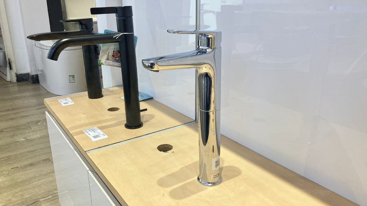 Vòi lavabo nóng lạnh TOTO TLS103E0V New Standard