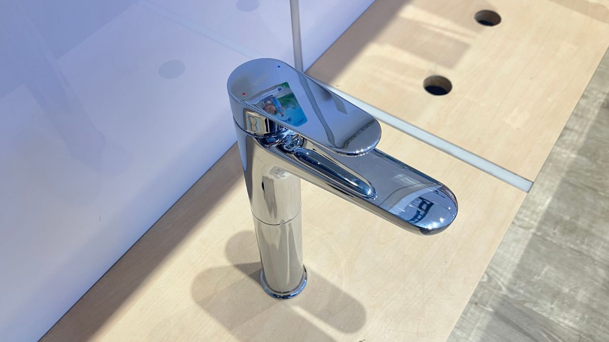 Vòi lavabo nóng lạnh TOTO TLS103E0V New Standard