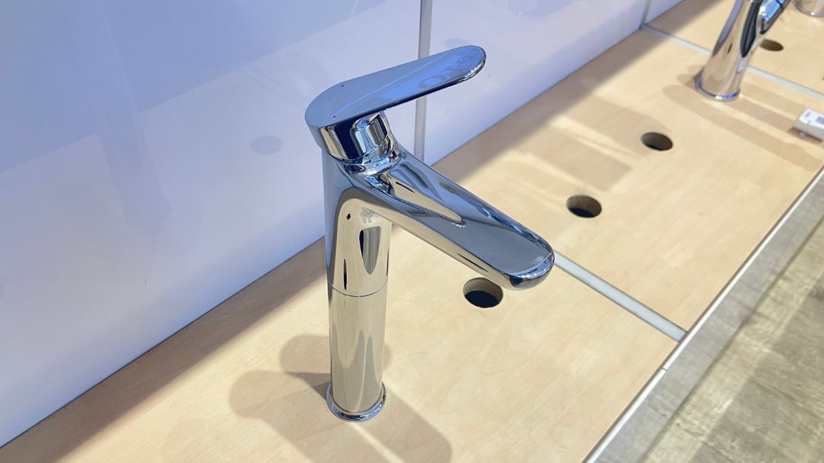 Vòi lavabo nóng lạnh TOTO TLS103E0V New Standard