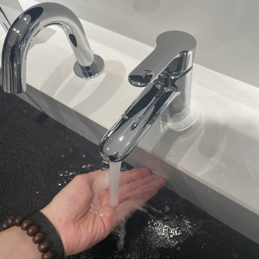 Vòi lavabo lạnh TOTO TVLC101NSR