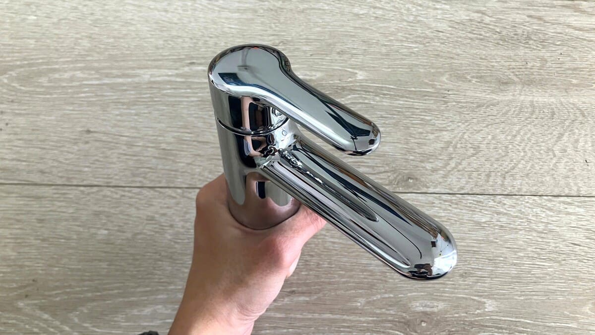 Vòi lavabo lạnh TOTO TVLC101NSR