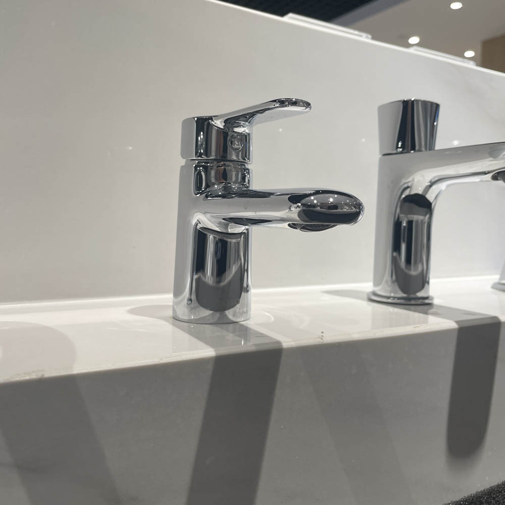 Vòi lavabo lạnh TOTO TVLC101NSR