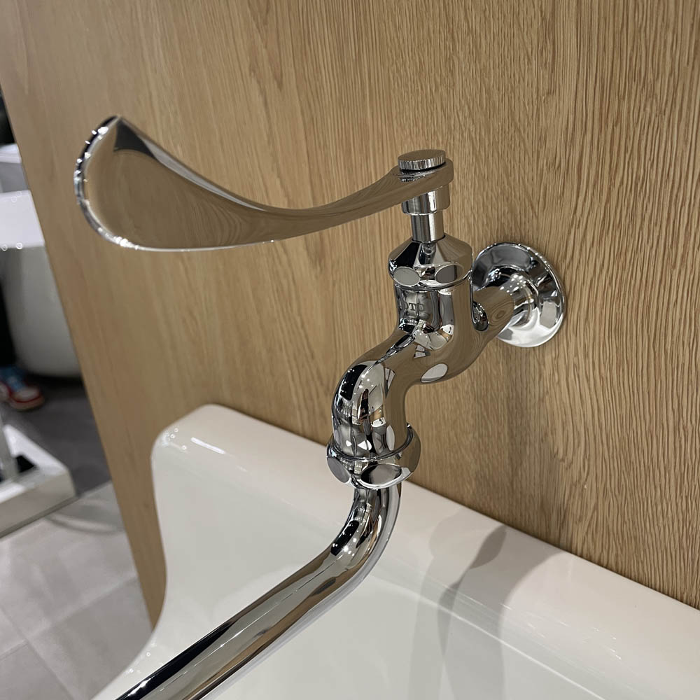 Vòi nước lạnh gắn tường TOTO T30ARQ13N