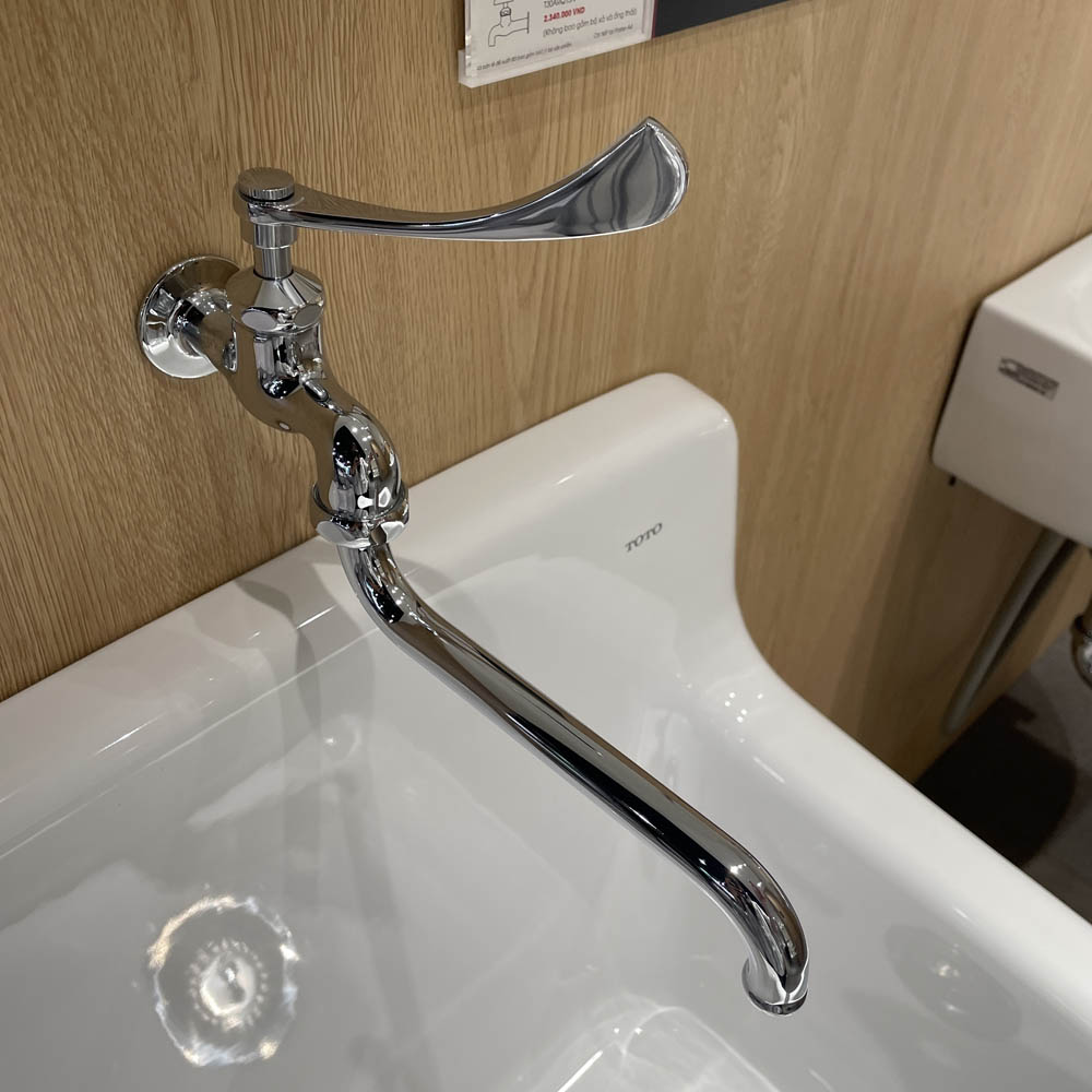 Vòi nước lạnh gắn tường TOTO T30ARQ13N