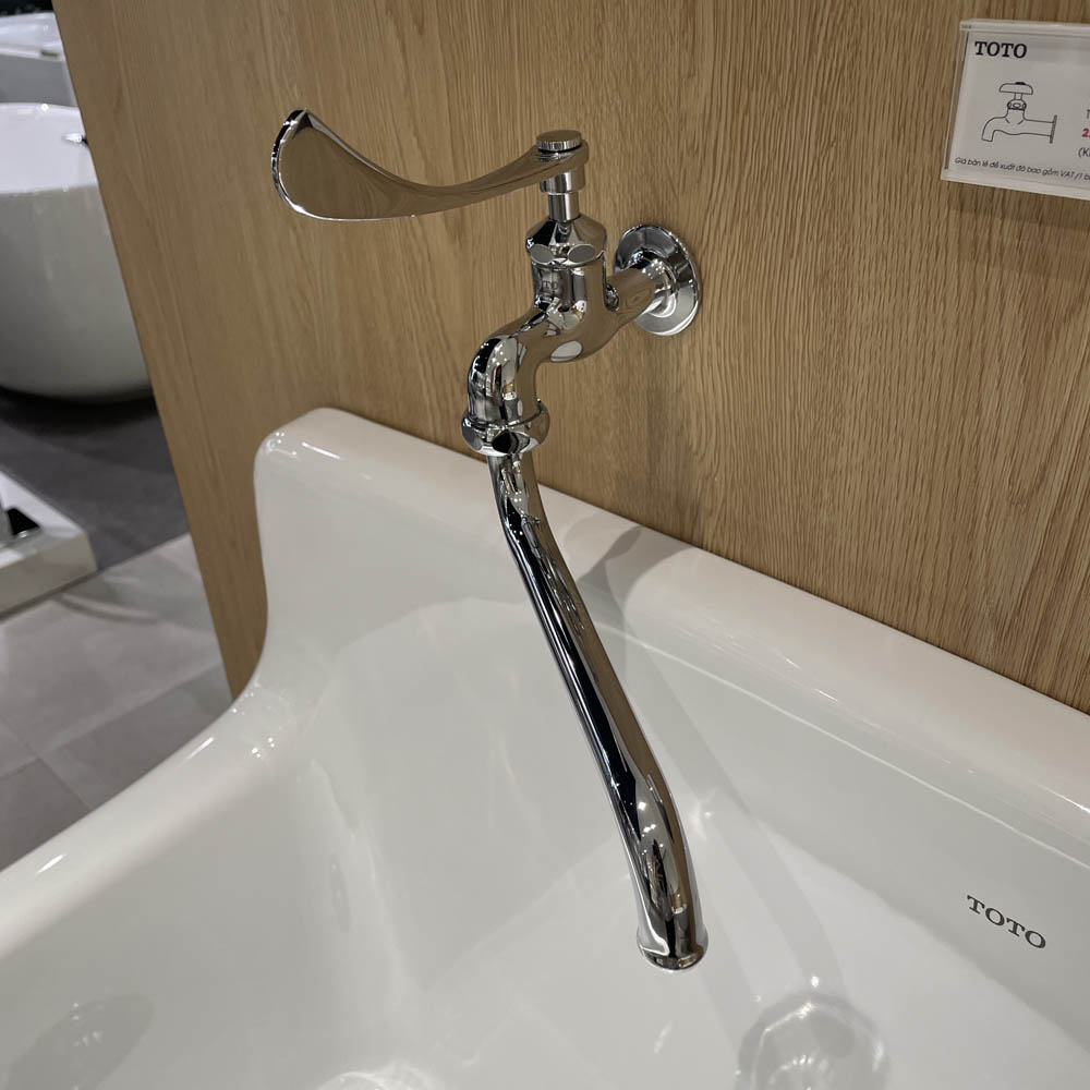 Vòi nước lạnh gắn tường TOTO T30ARQ13N