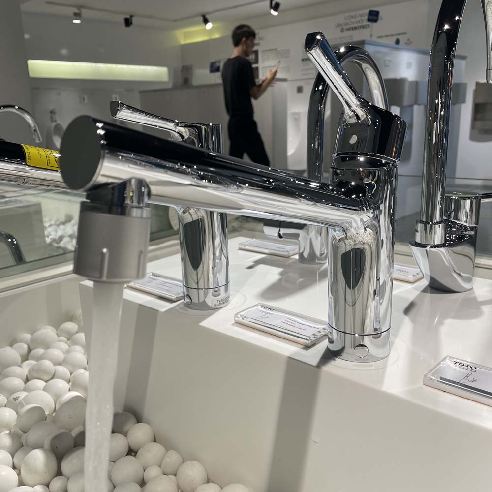 Vòi bếp nóng lạnh TOTO TKS05303J