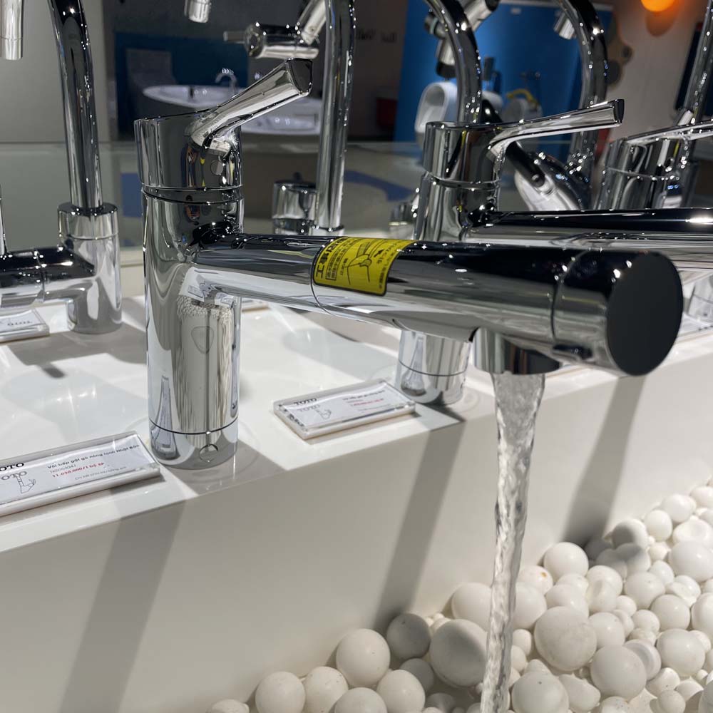 Vòi bếp nóng lạnh TOTO TKS05304J