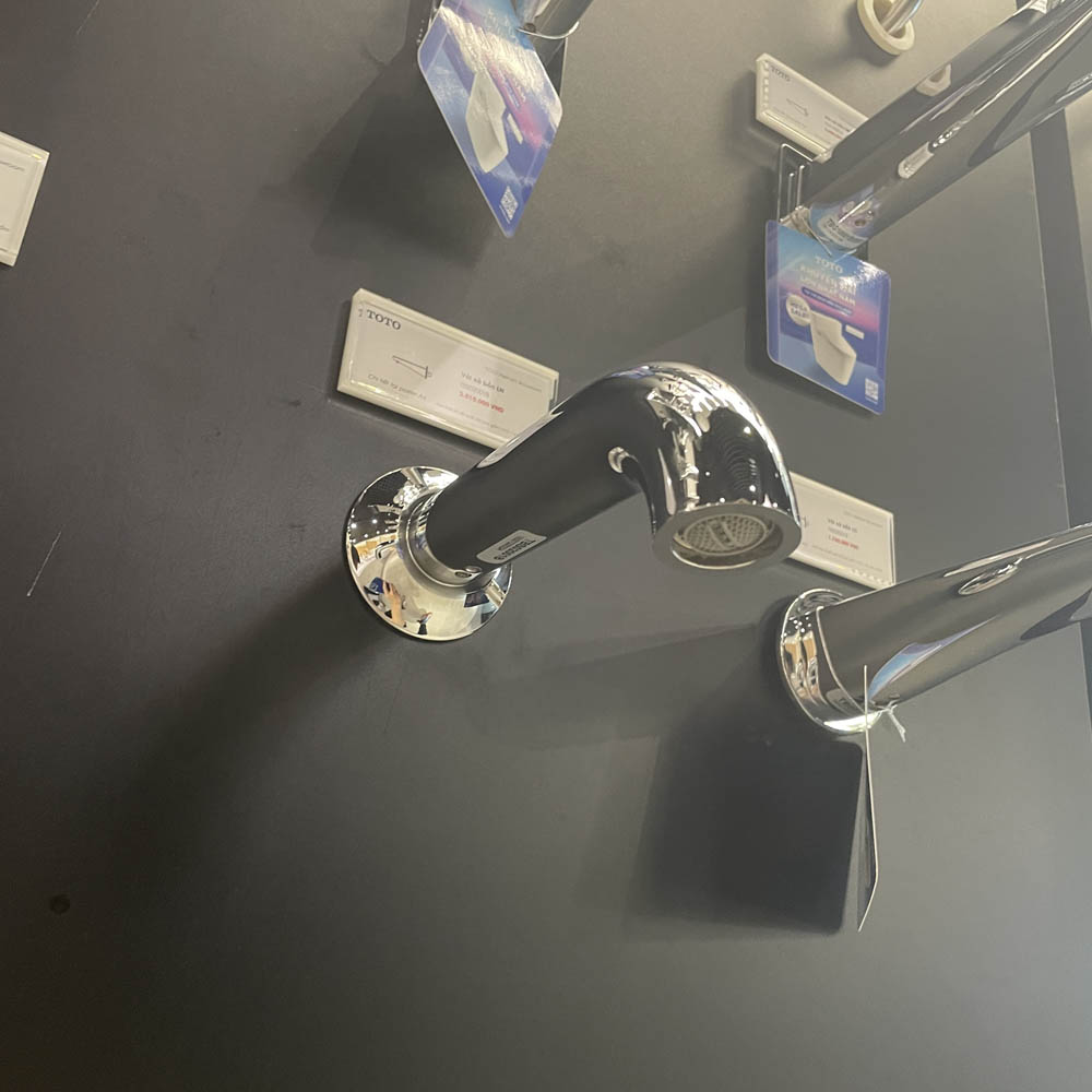 Vòi xả bồn âm tường LN TOTO TBS02001B