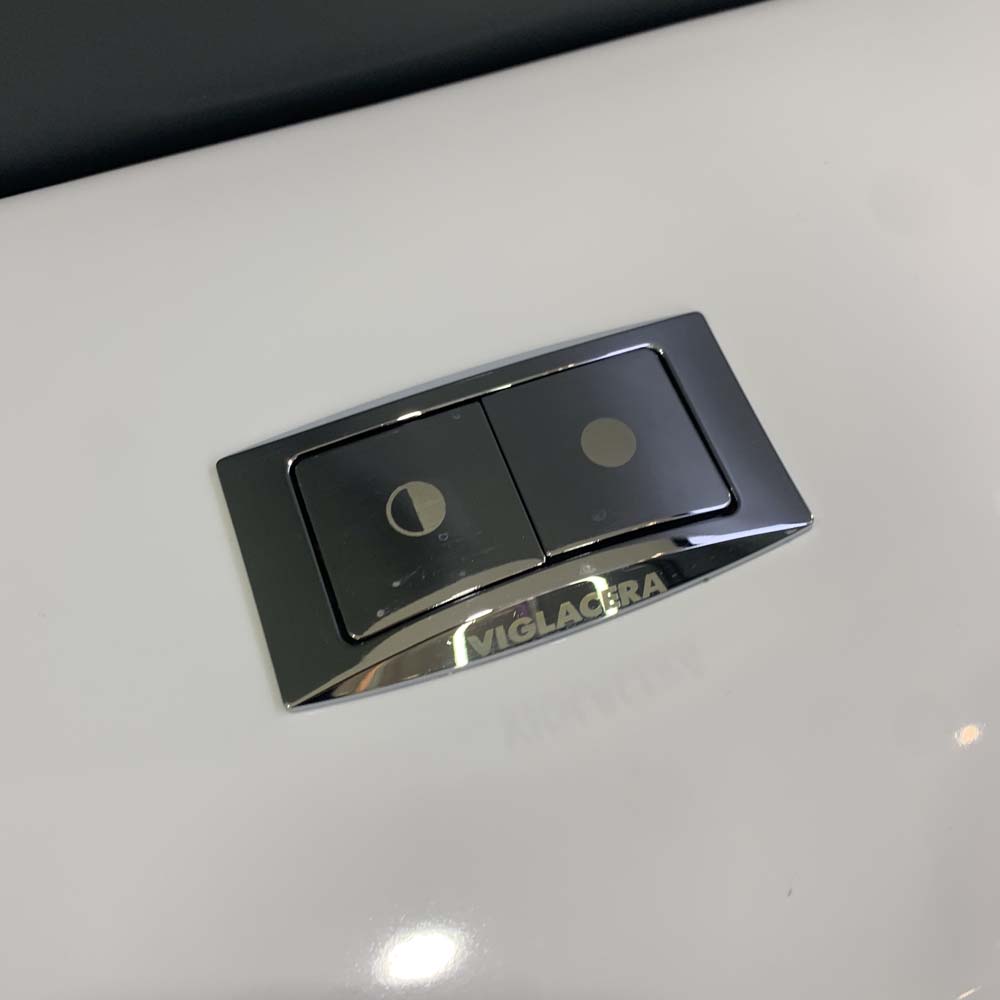 Bồn cầu 1 khối Viglacera Mekong (MK2) nắp êm (+ vòi xịt VG826)