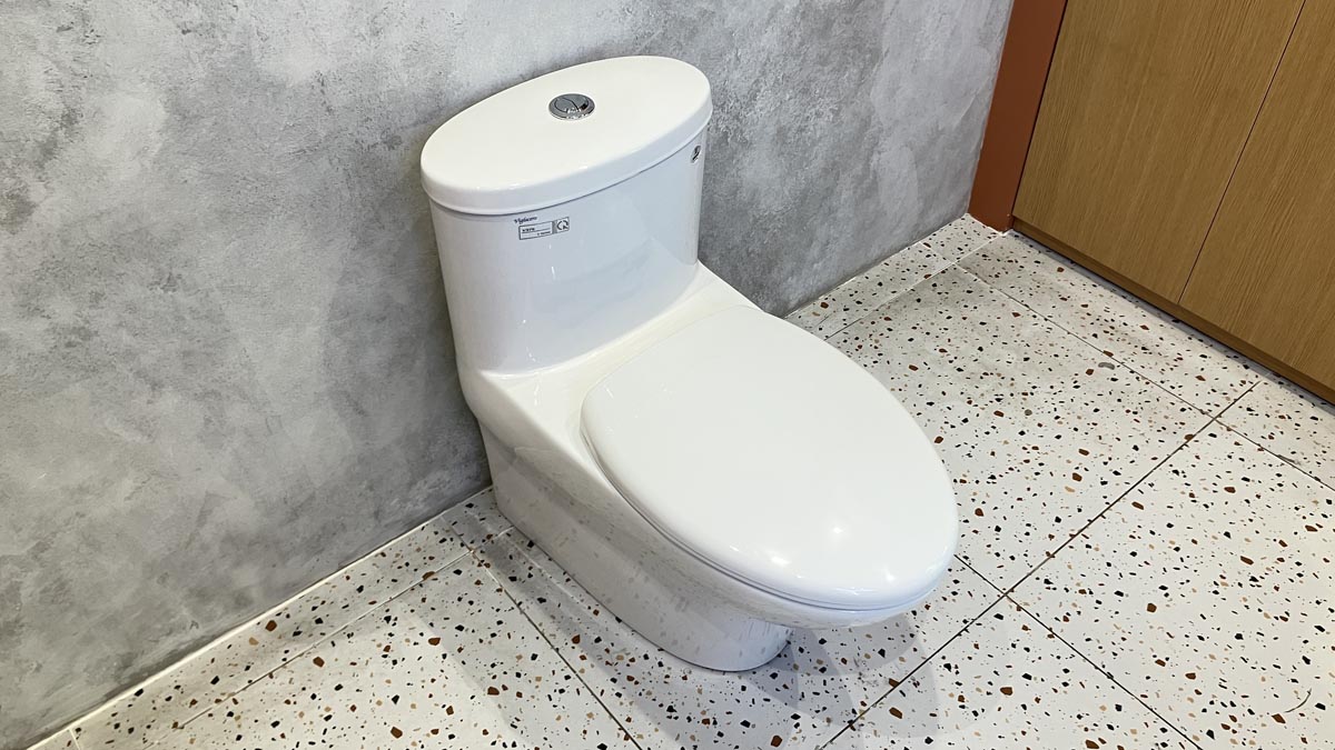 Bồn cầu 1 khối Viglacera V37S nắp êm tráp nhựa con thỏ rời (+ vòi xịt VG826)