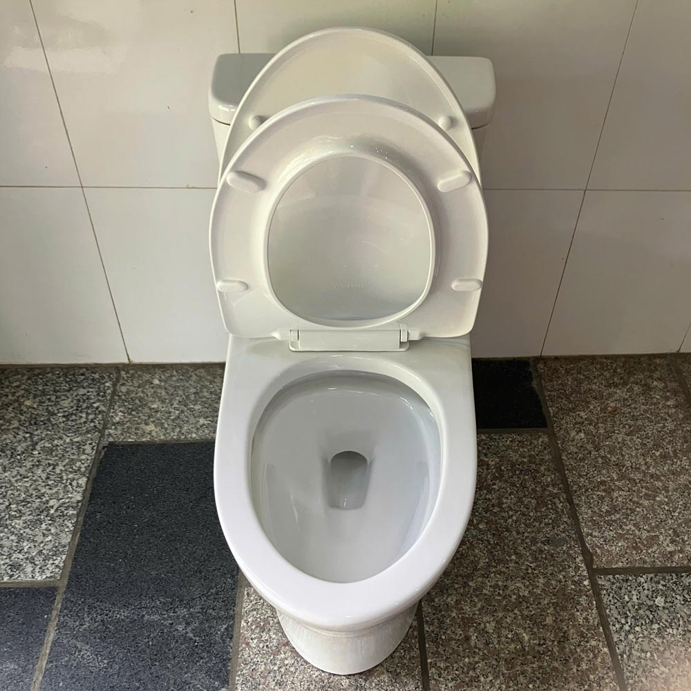 Bồn cầu 1 khối Viglacera V63 nắp êm (+ vòi xịt VG826 & van VG853)