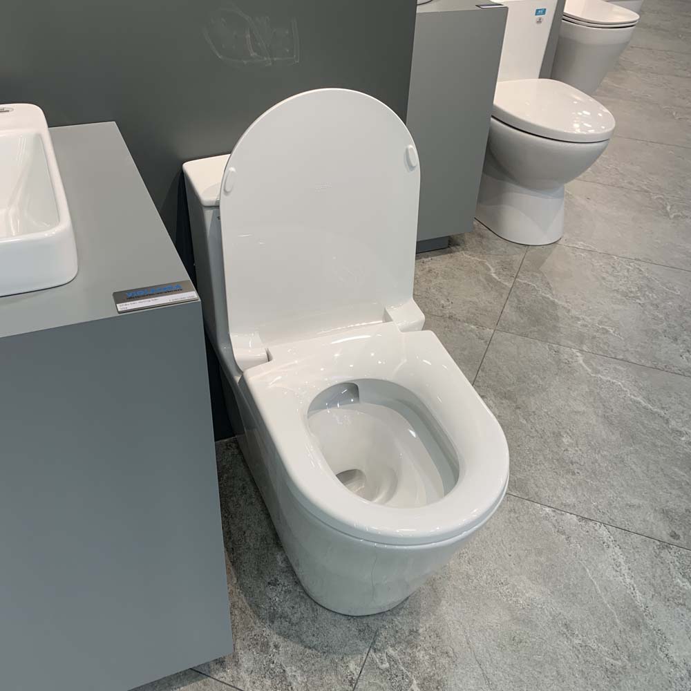 Bồn cầu 1 khối Viglacera V817 nắp êm (+ vòi xịt VG826 & van VG853)