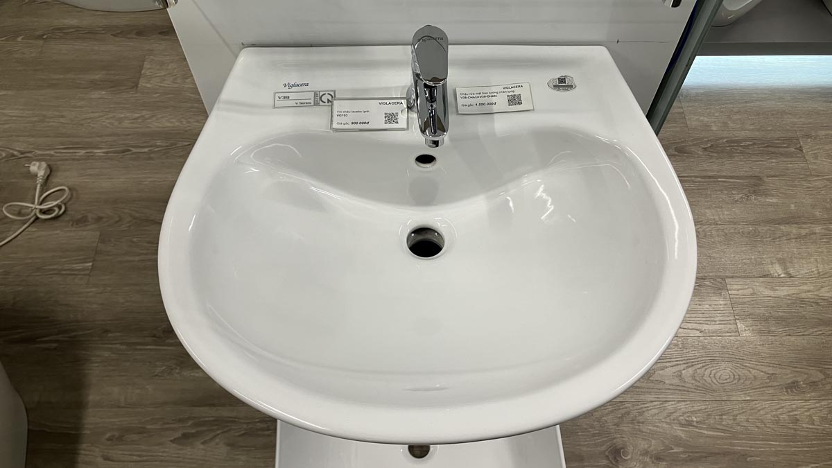 Chậu rửa lavabo treo tường Viglacera V39