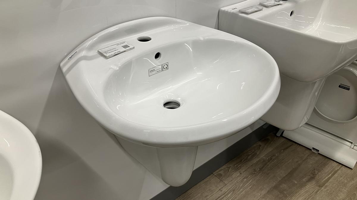 Chậu lavabo treo tường chân lửng Viglacera VTL3+VI5