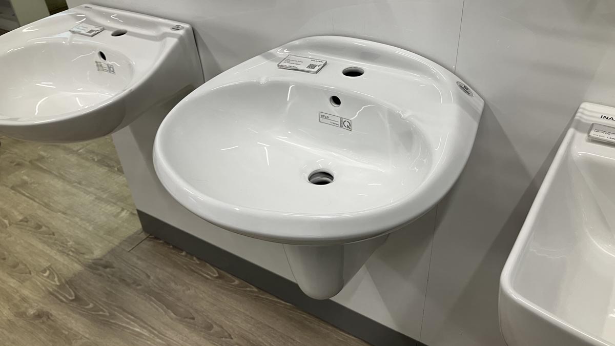 Chậu lavabo treo tường chân lửng Viglacera VTL3+VI5