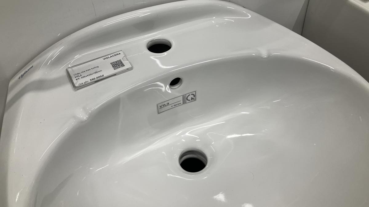 Chậu lavabo treo tường chân lửng Viglacera VTL3+VI5