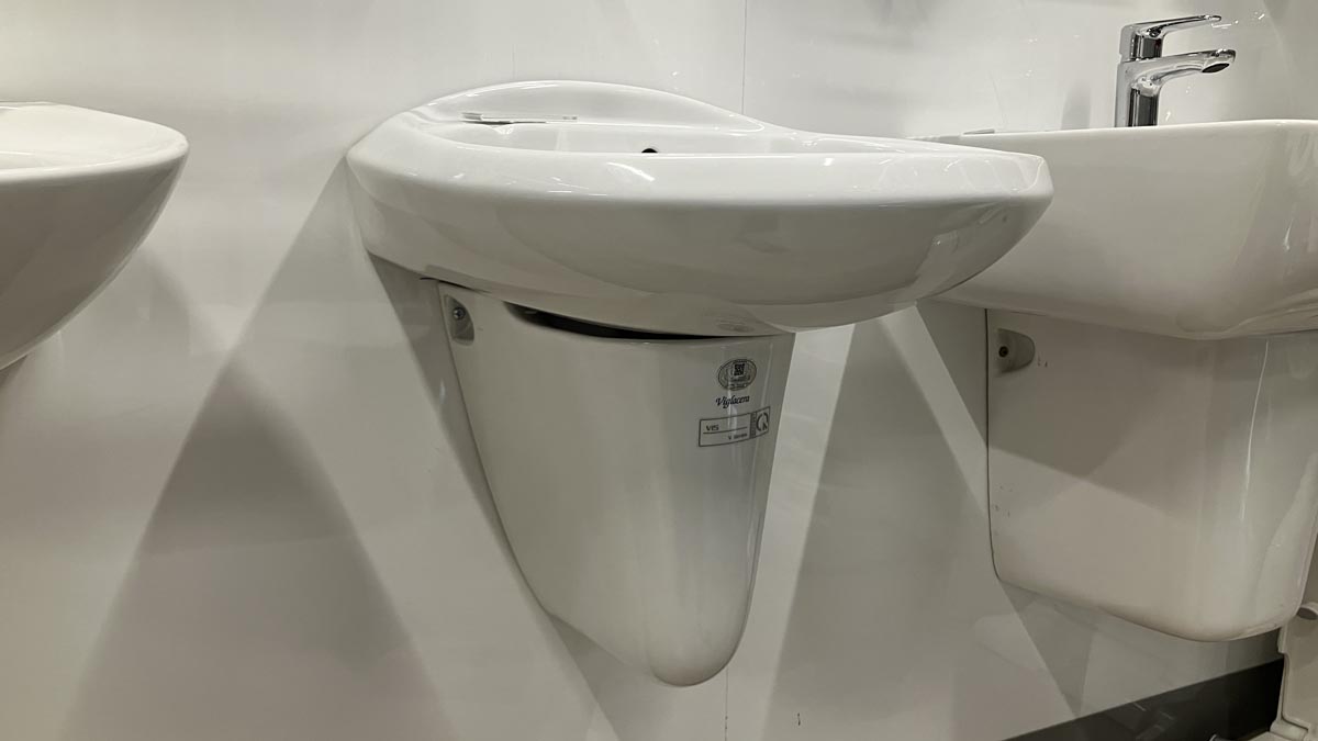 Chậu lavabo treo tường chân lửng Viglacera VTL3+VI5