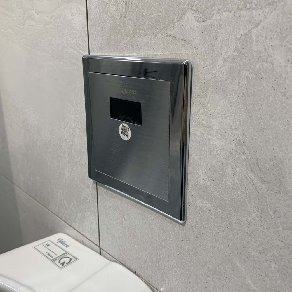 Bộ xả tiểu cảm ứng âm tường dùng pin Viglacera VG843