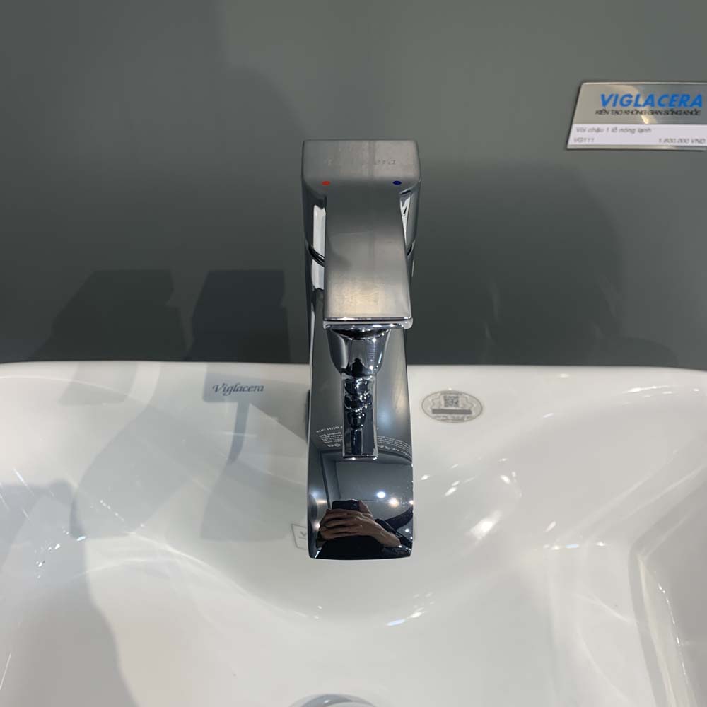 Vòi chậu lavabo nóng lạnh Viglacera VG111