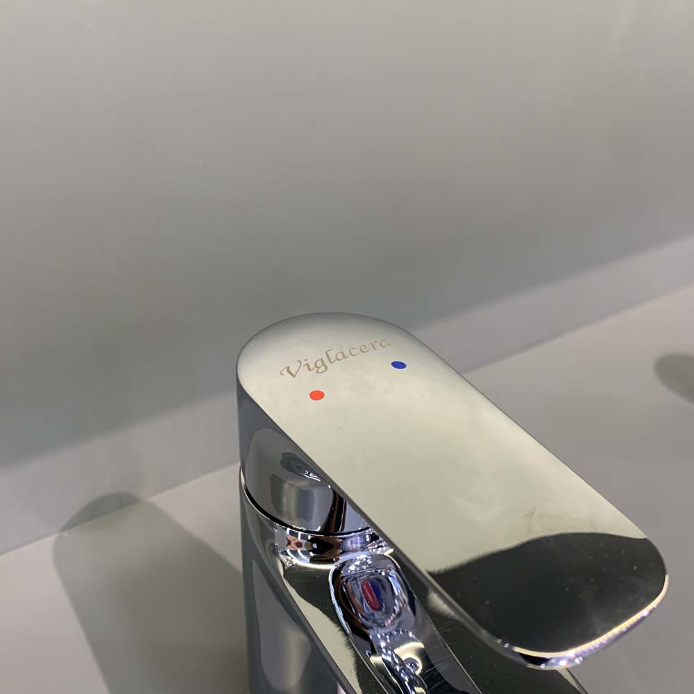 Vòi chậu lavabo nóng lạnh Viglacera VG132